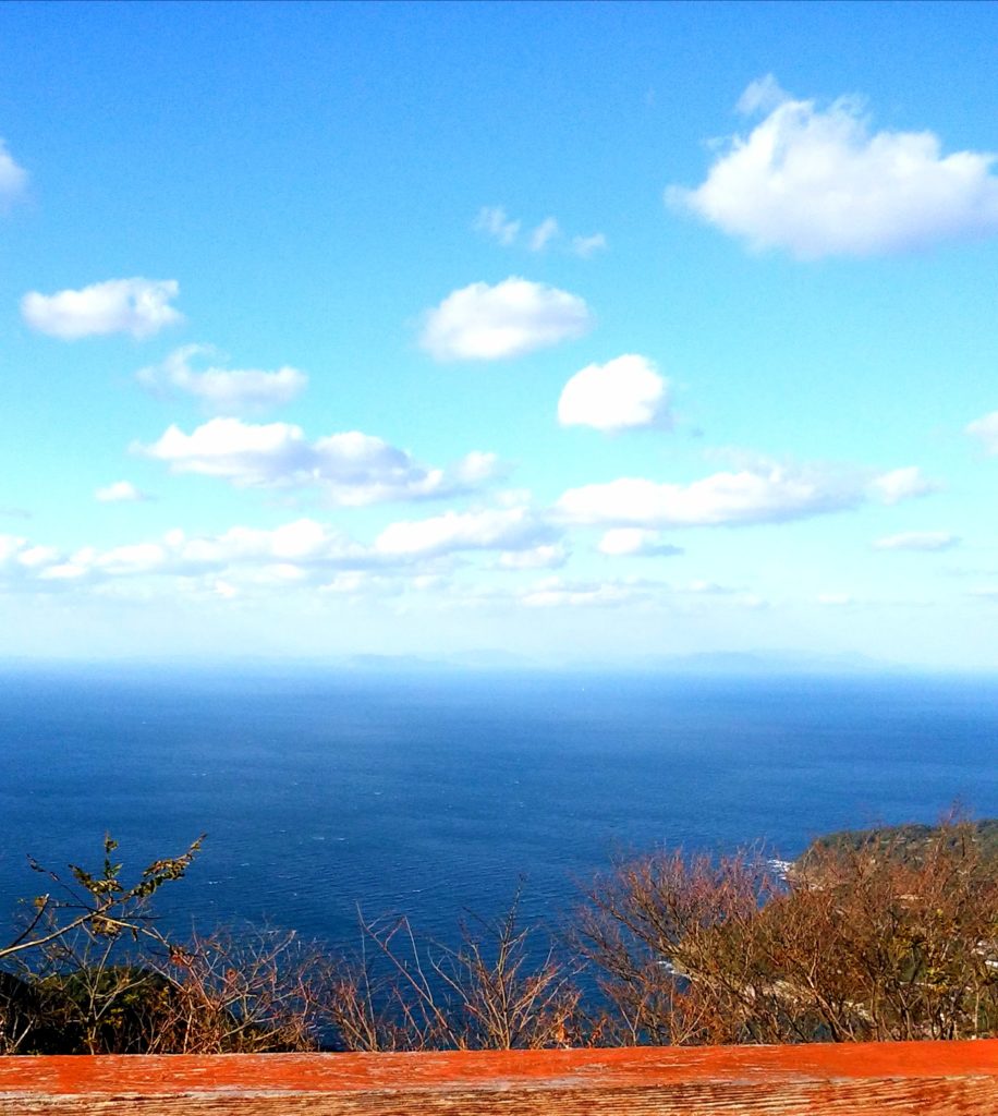 【せと風の丘パークの絶景】愛媛県の佐田岬半島にある爽快な風車群
