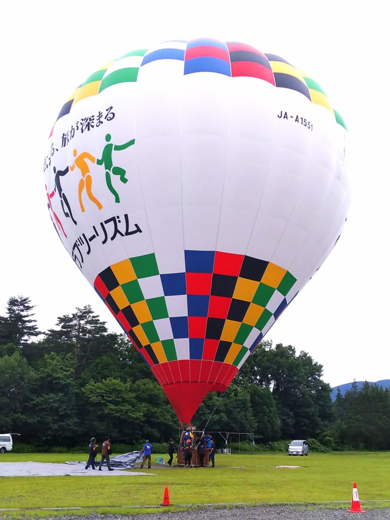 【白馬で熱気球体験してみた】長野の車中泊ドライブ旅で上空30mへ