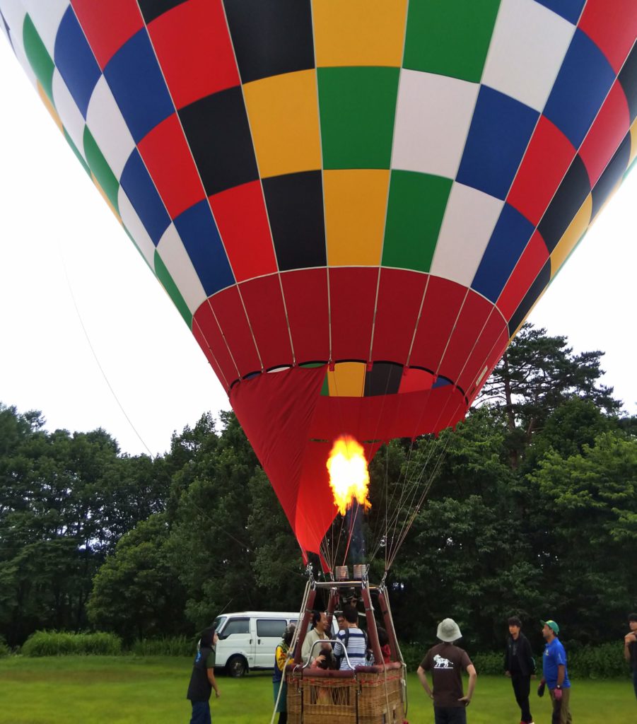【白馬で熱気球体験してみた】長野の車中泊ドライブ旅で上空30mへ